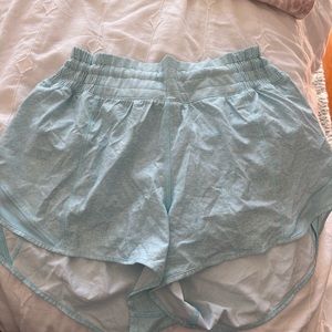 Lululemon high rise white blue 2.5 inch hotty hits